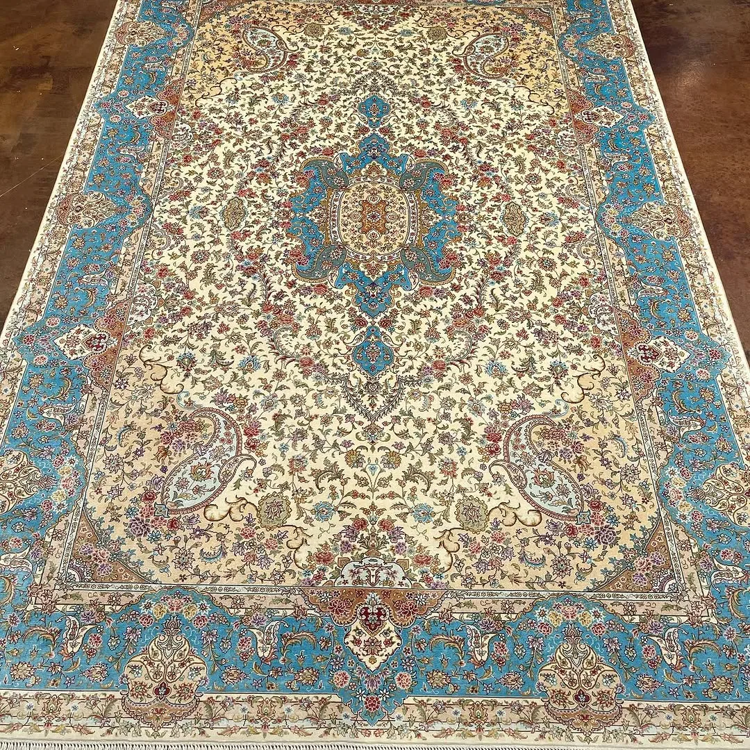 Sky-Blue Medallion Carpet &mdash; hand-knotted Fine Floral Lattice Oriental rug