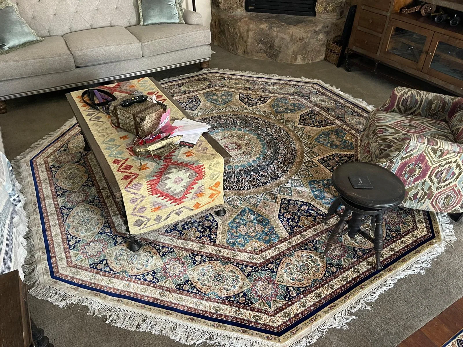 Octagonal Silk Medallion Carpet &mdash; hand-knotted Fine Silk Medallion Oriental rug